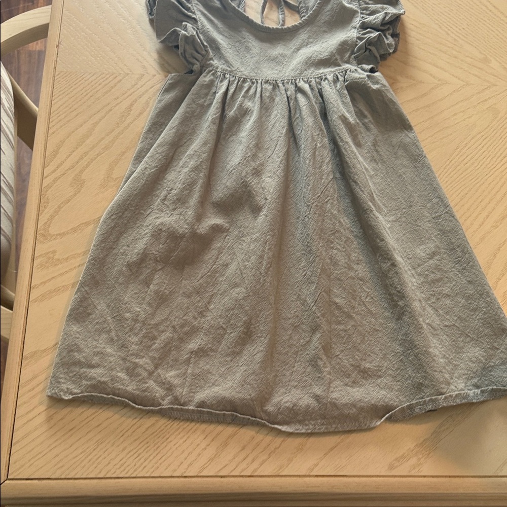 Girls Ruffle-Sleeve Cotton Dress in Taupe π - Picture 4 of 6